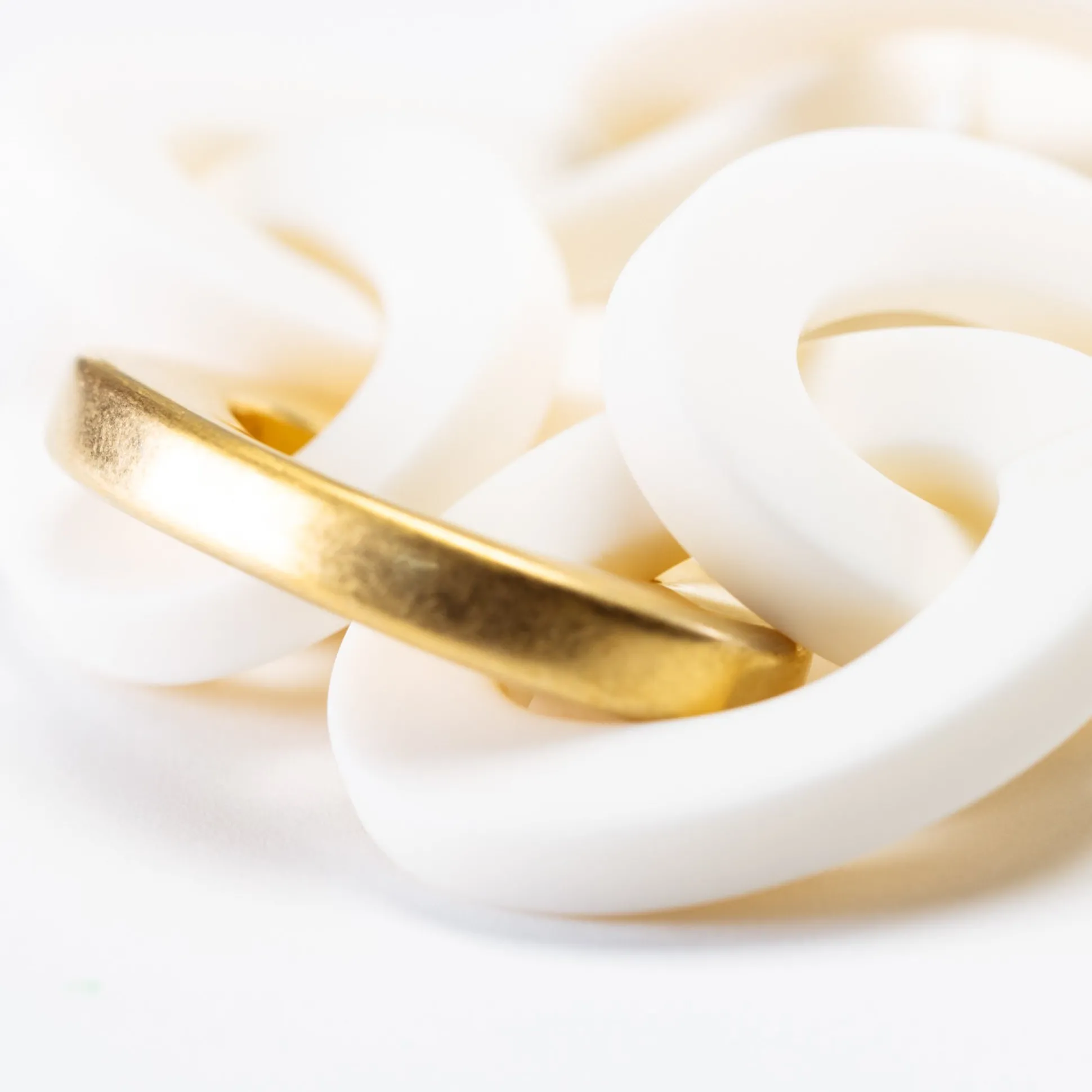 Vanessa Baroni Halsketten|Oval Necklace Short With Gold - Matt Off White