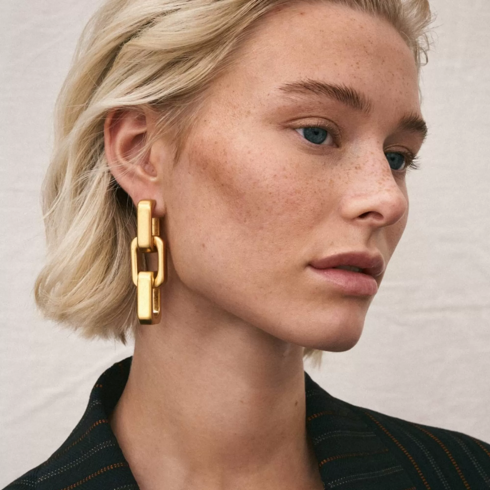 Fashion Vanessa Baroni Big Tank Earring Gold Vintage