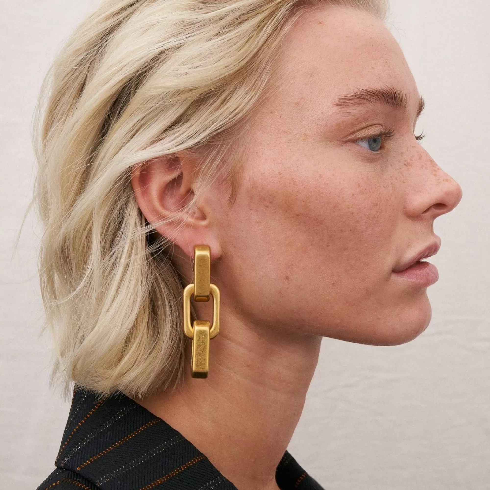 Fashion Vanessa Baroni Big Tank Earring Gold Vintage