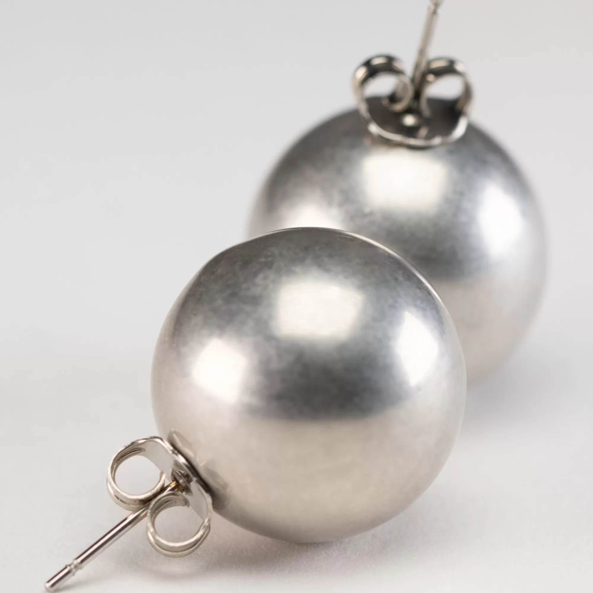 Discount Vanessa Baroni Dot Earring Silver Vintage
